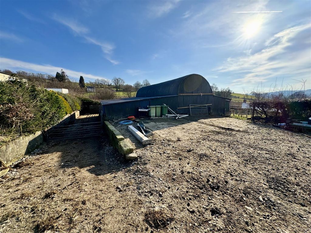 Property photo 3 of 10 Barns