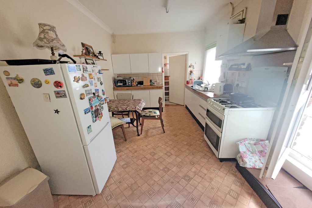 Property photo 3 of 8