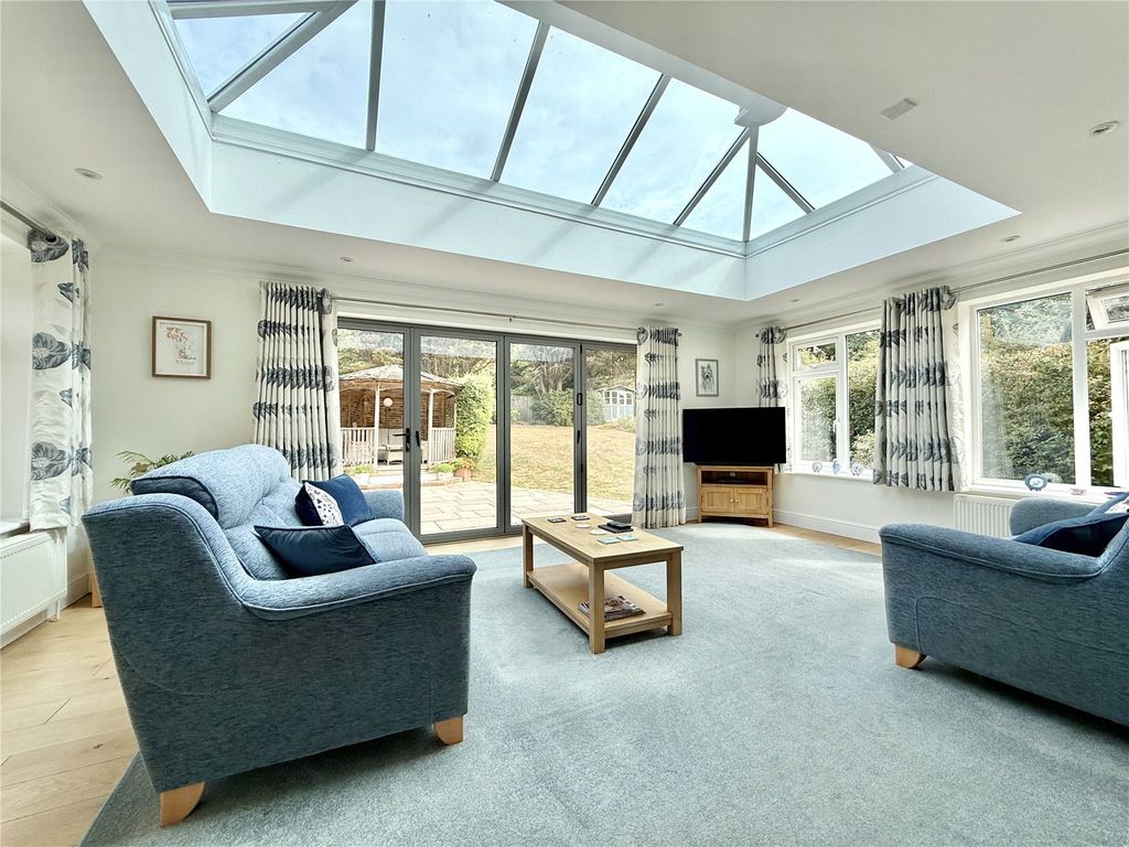 Property photo 2 of 19 Picture No. 11