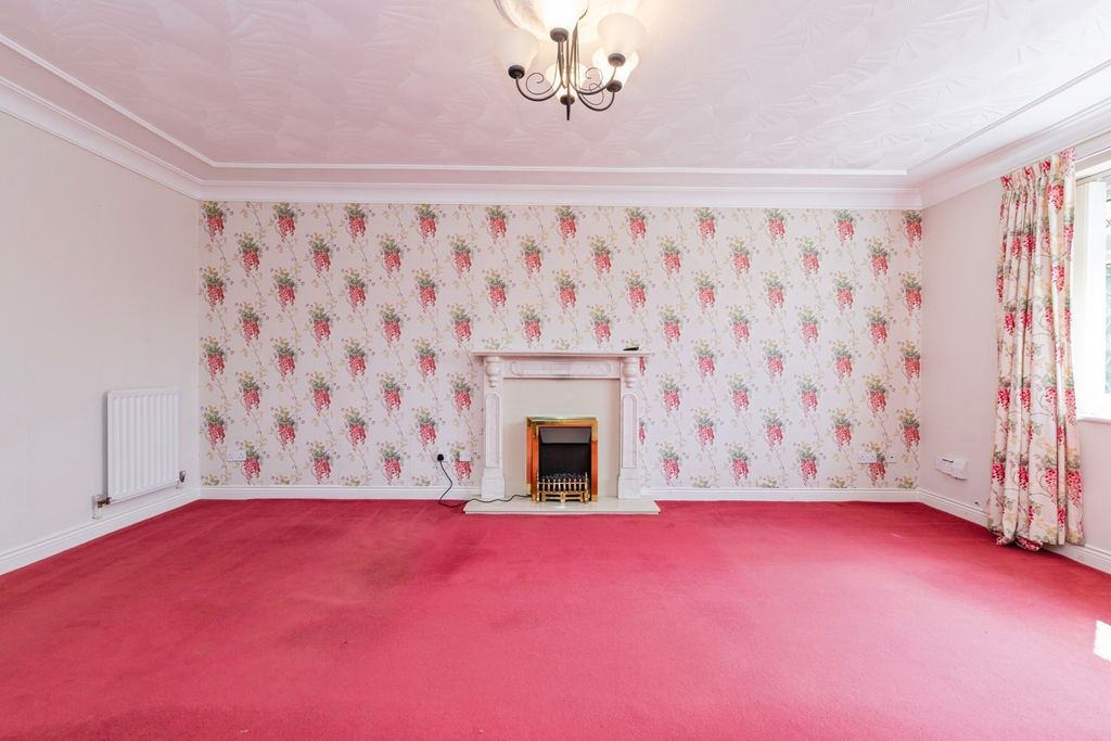 Property photo 3 of 17 Photo