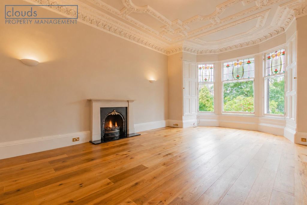 Property photo 1 of 19 Living Room