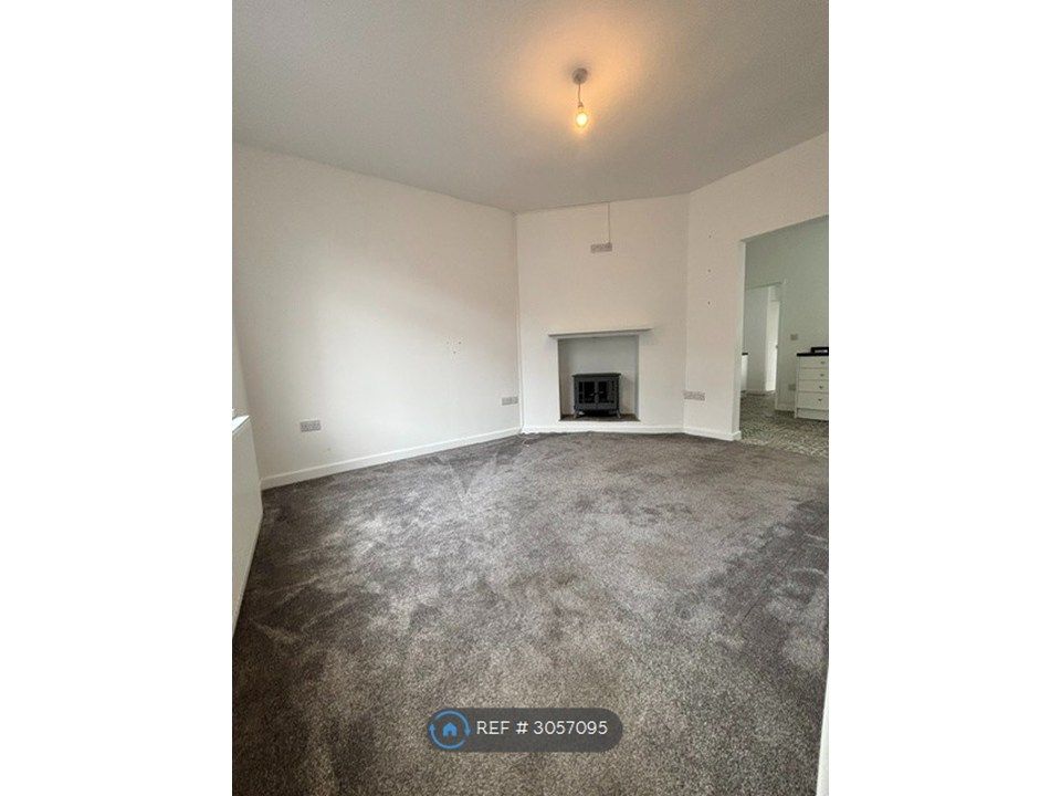 Property photo 2 of 11 Lounge