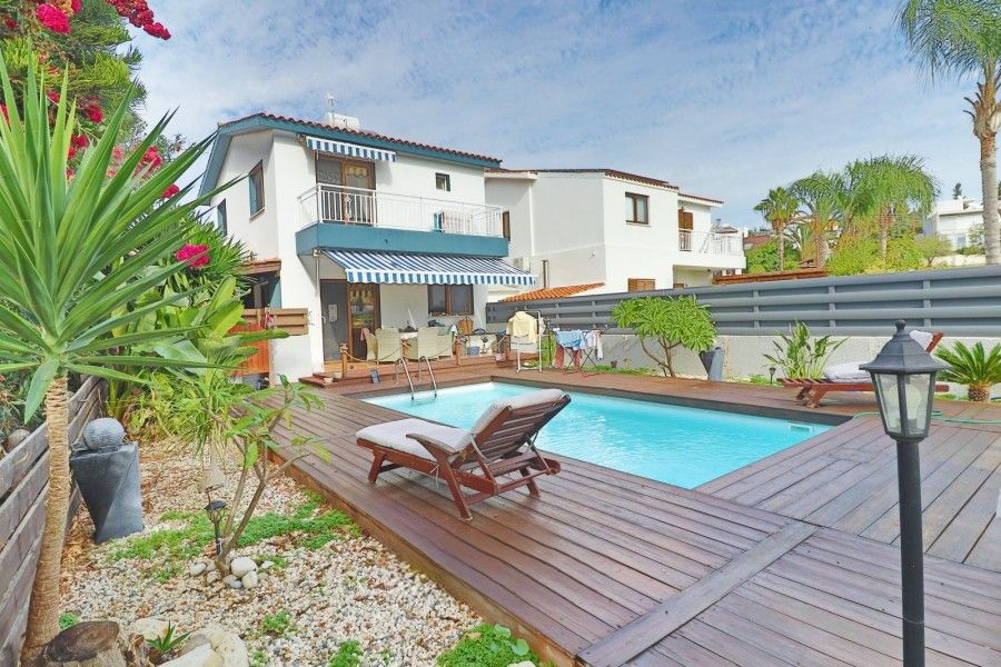 Property photo 1 of 30