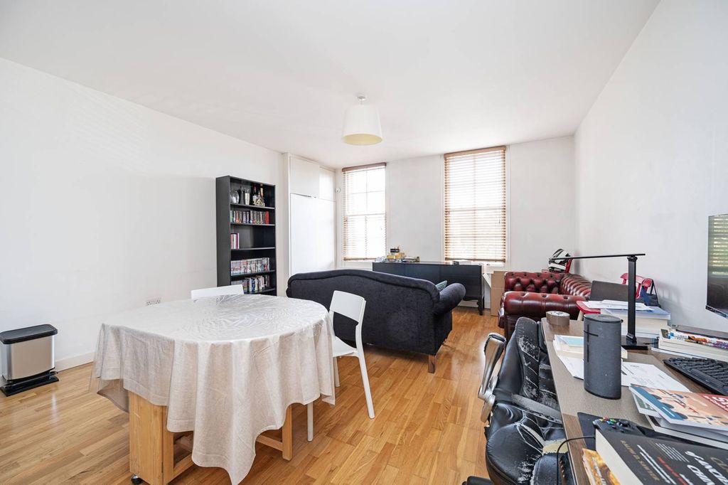 Property photo 3 of 10