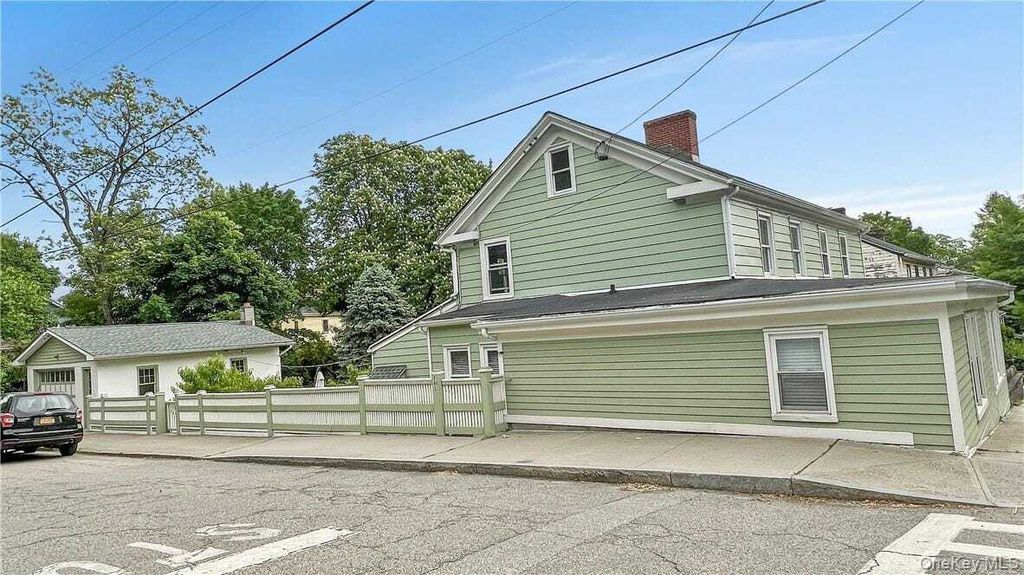 Property photo 1 of 21
