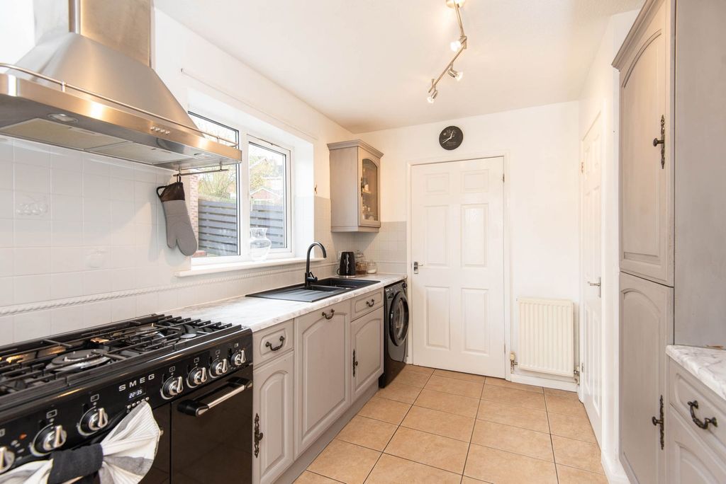 Property photo 3 of 30