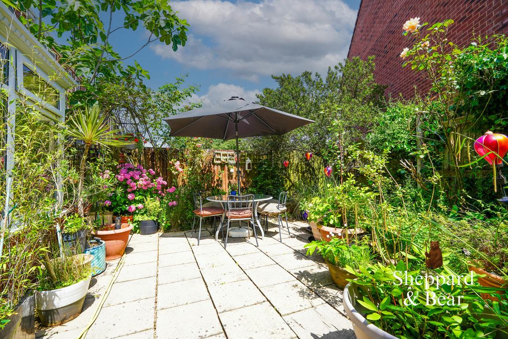 Property photo 1 of 42 Rear Garden