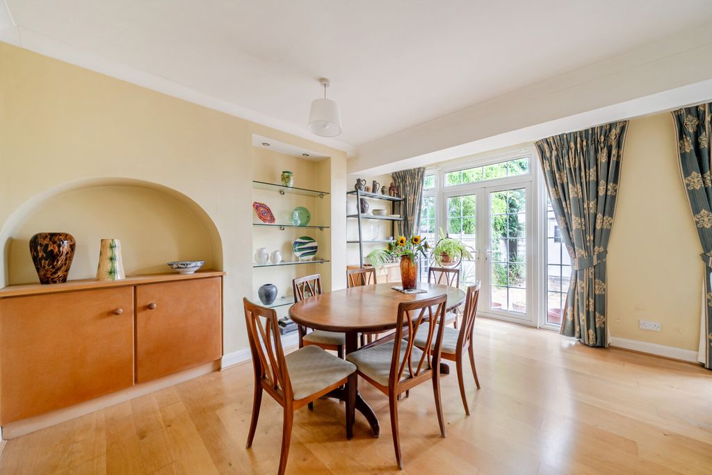 Property photo 3 of 19 Dining Room