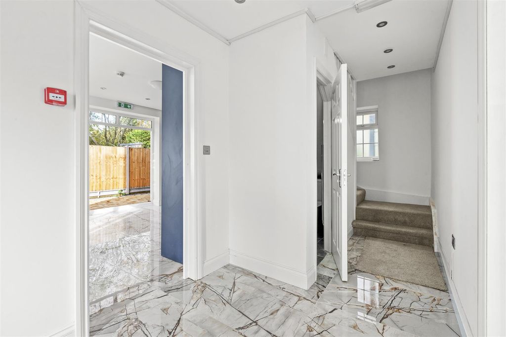 Property photo 3 of 10 Hallway