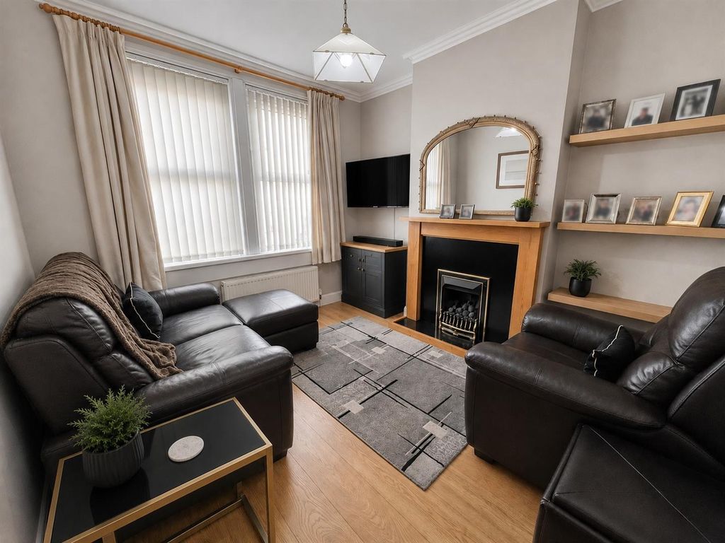 Property photo 3 of 10 Living Room