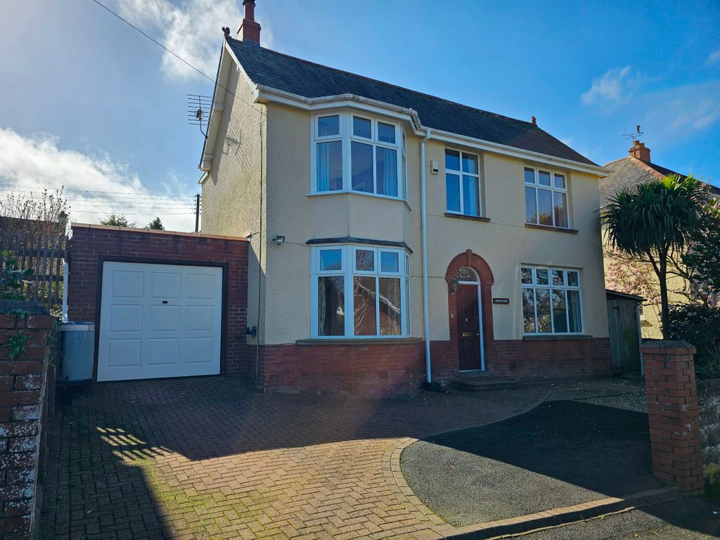 Property photo 1 of 40