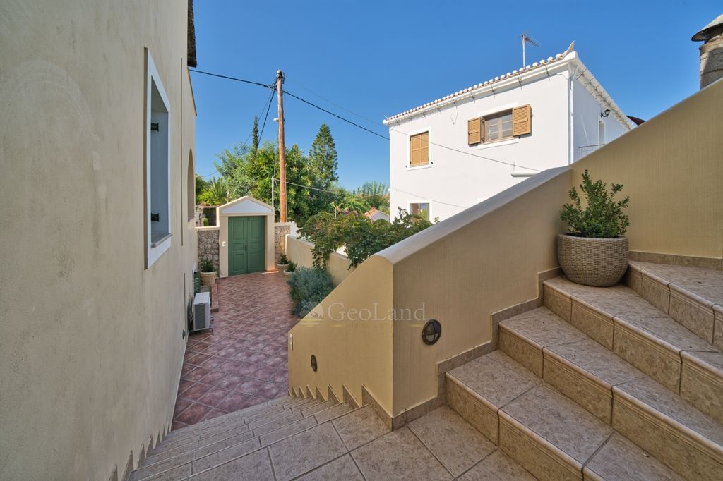 Property photo 3 of 53