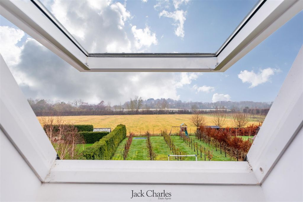 Property photo 1 of 31 4 Franklin Kidd Lane-4.Jpg