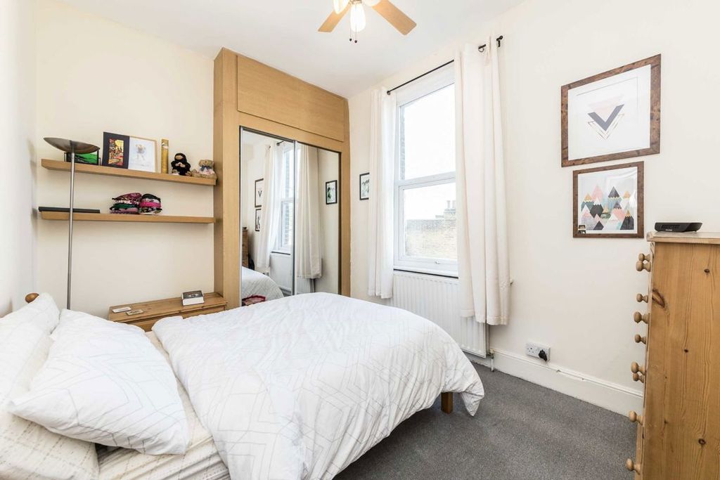 Property photo 3 of 4