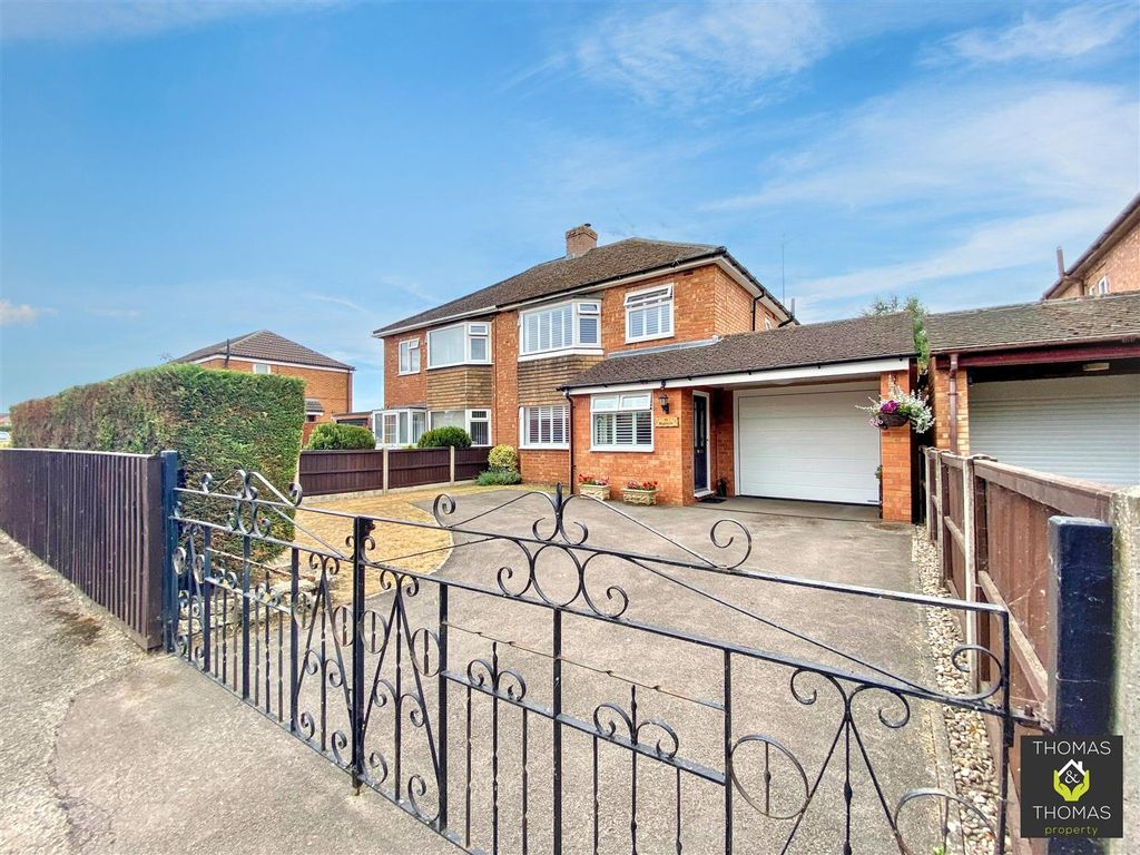 Property photo 2 of 25