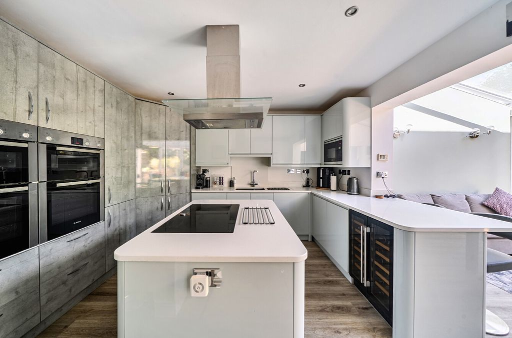 Property photo 3 of 18 1521472-23-6Aaa95...