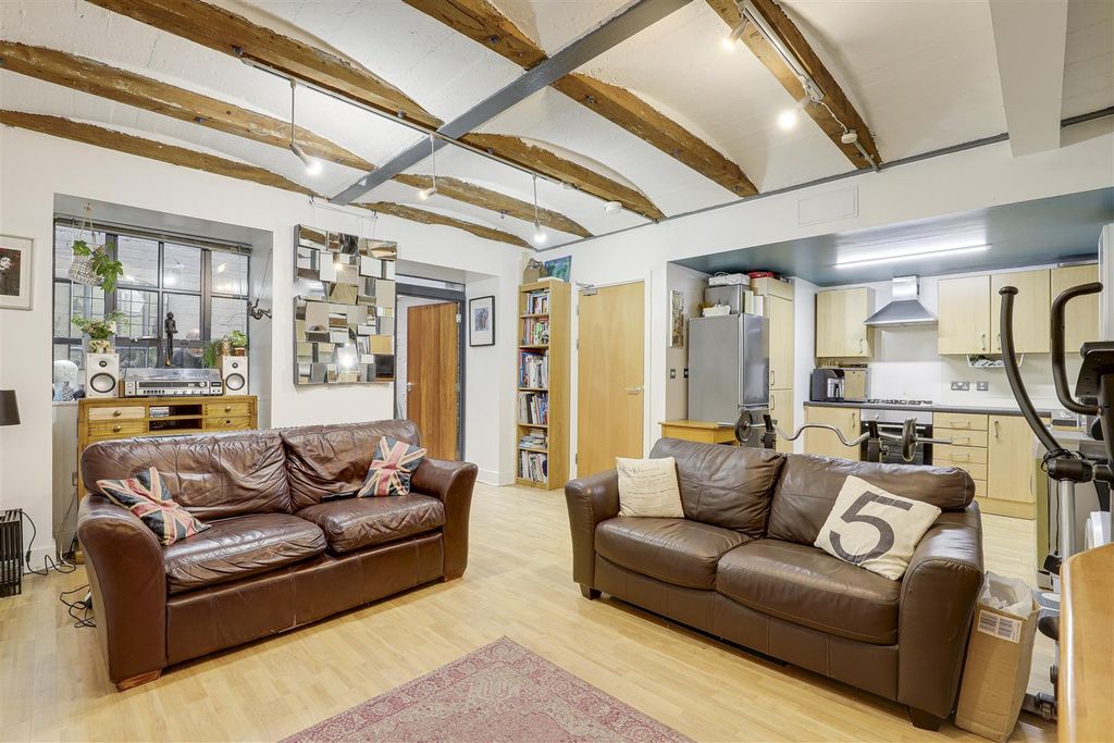 Property photo 2 of 11 09.Jpg
