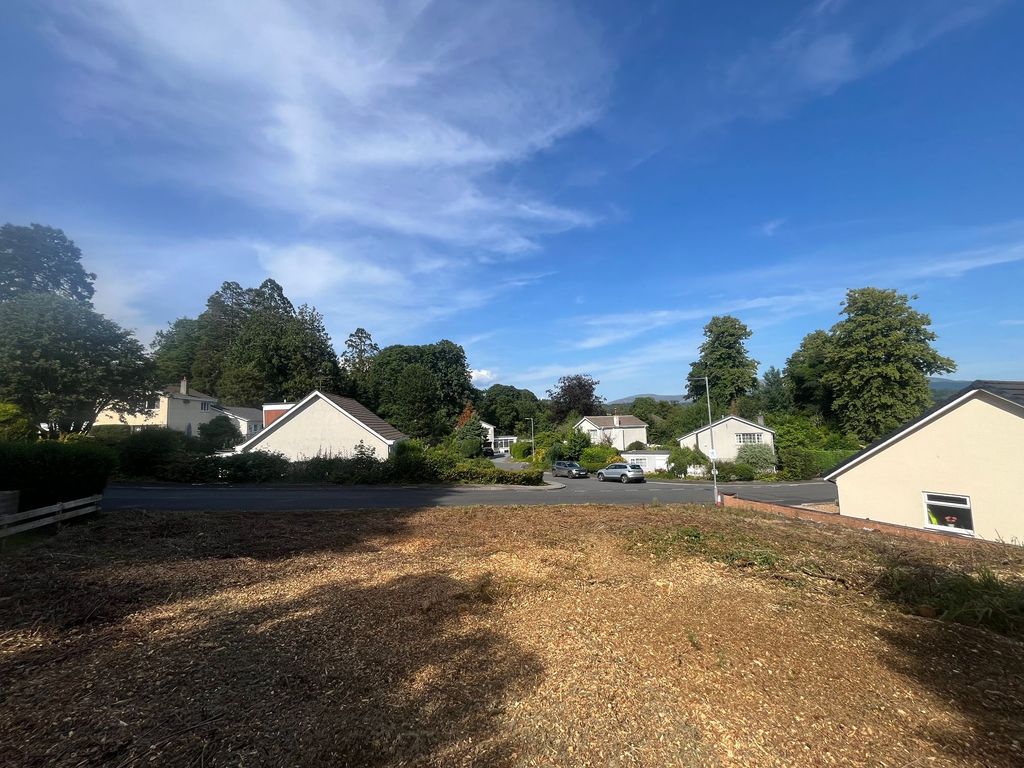 Property photo 1 of 4