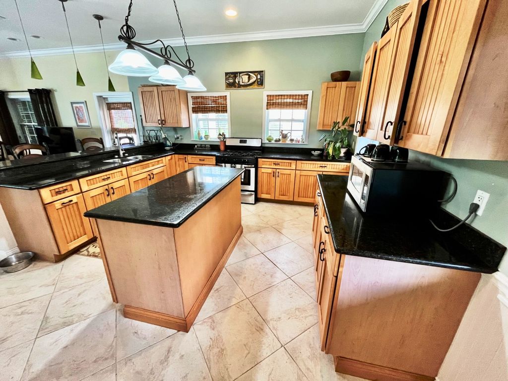 Property photo 3 of 9