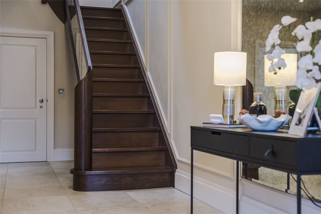 Property photo 2 of 34 Hallway