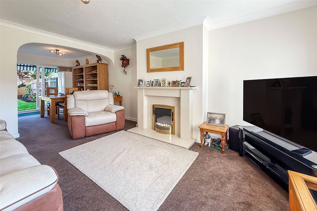 Property photo 2 of 17 Picture No. 14