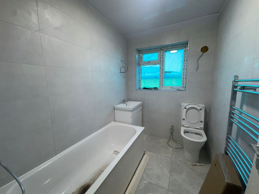 Property photo 3 of 5 Gallery