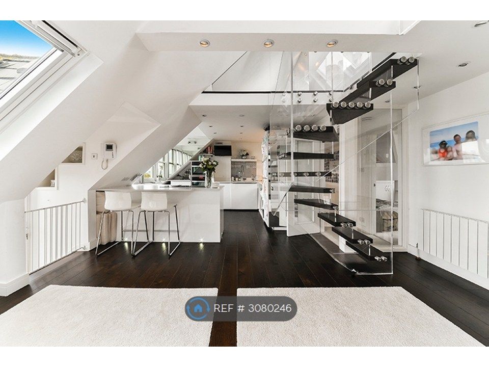 Property photo 2 of 17 Large Open Plan Living Room