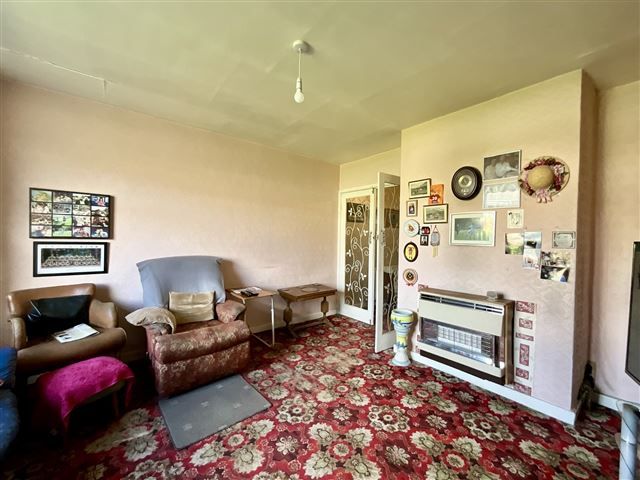 Property photo 3 of 16 Lounge