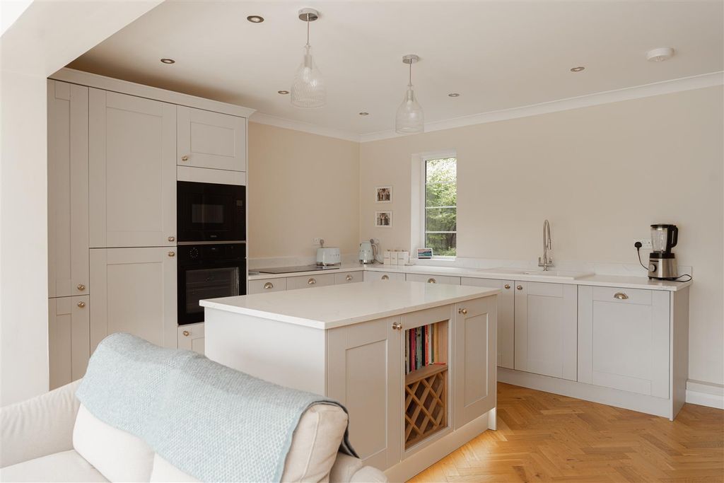 Property photo 3 of 23 14.Jpg