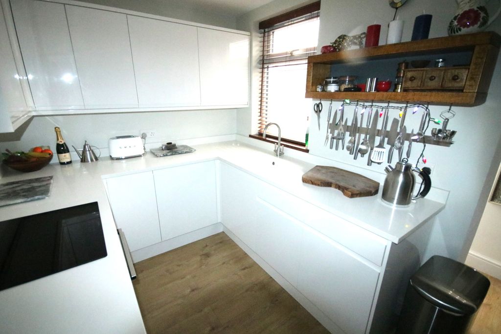 Property photo 3 of 13 Gallery