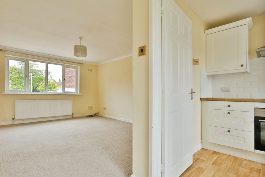 Property photo 3 of 13 4214874