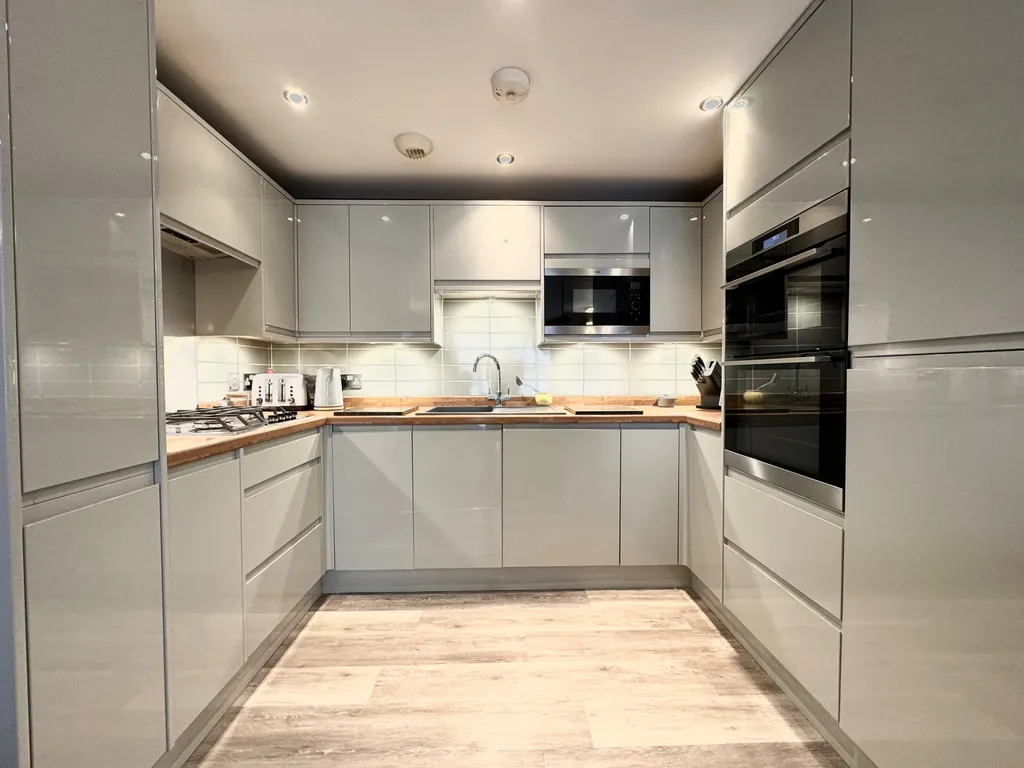 Apartment in Portsmouth - View 3