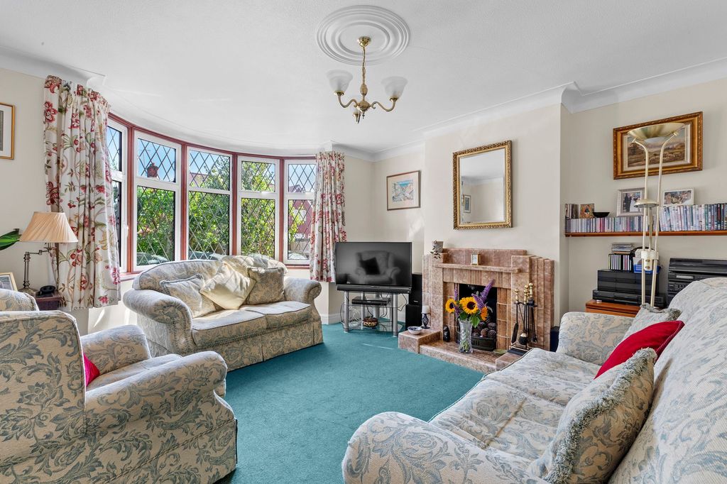 Property photo 2 of 17