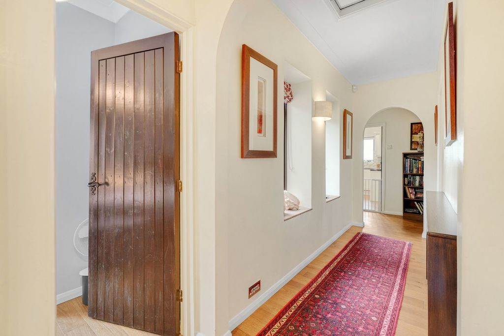 Property photo 3 of 30