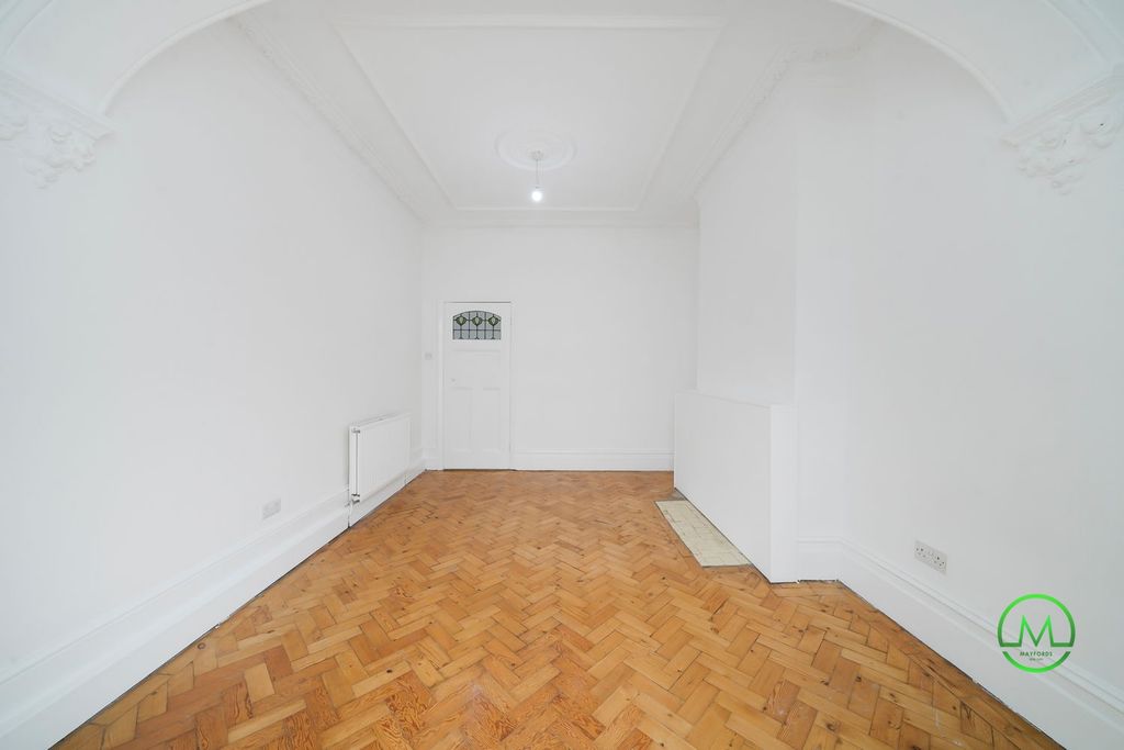 Property photo 3 of 13 Gallery