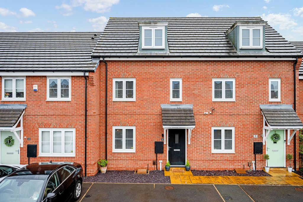 Property photo 1 of 32