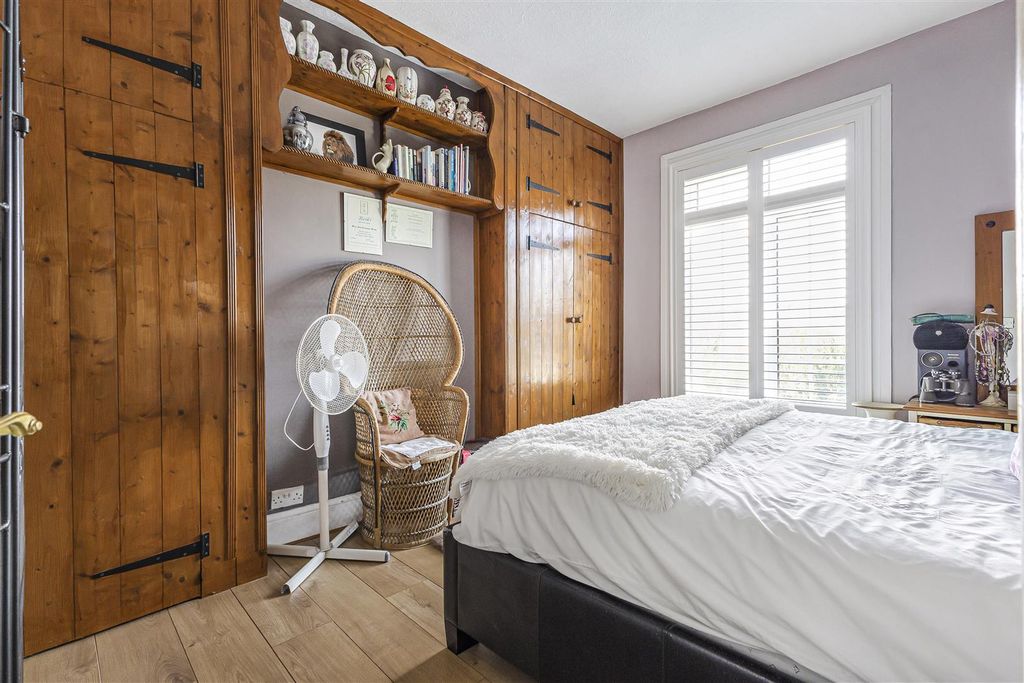 Property photo 3 of 13 Bedroom