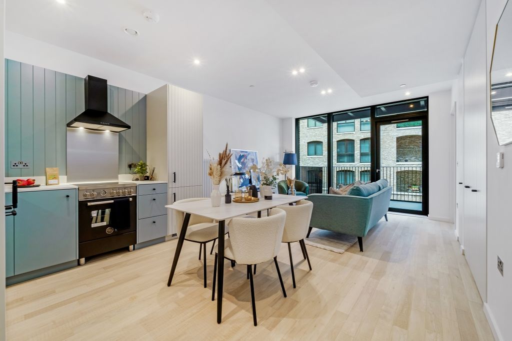 Property photo 1 of 13 Lewis House - Ill...