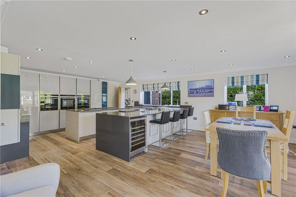 Property photo 3 of 31 Picture No. 20