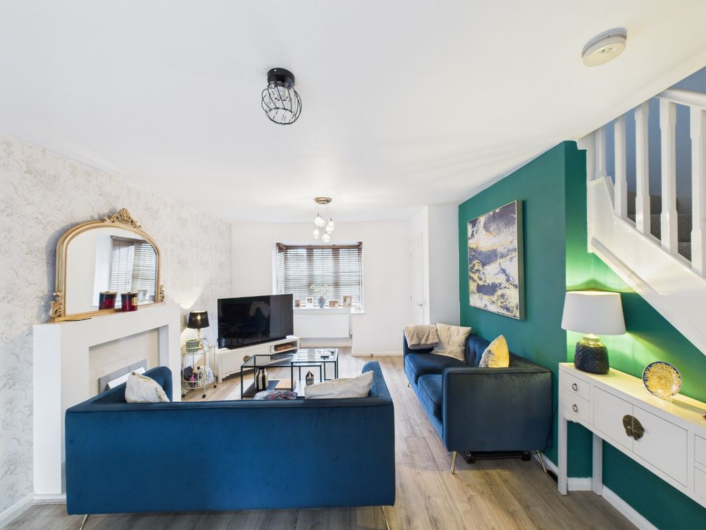 Property photo 2 of 17 4744675