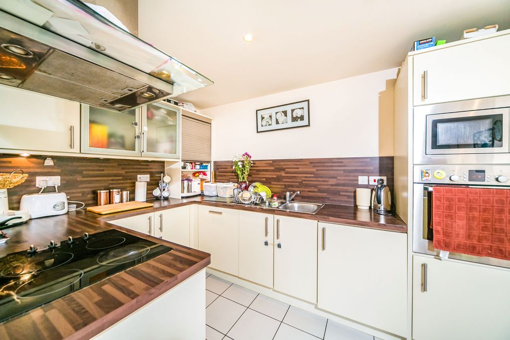 Property photo 3 of 9 8E3Fad7F-A472-4682-B