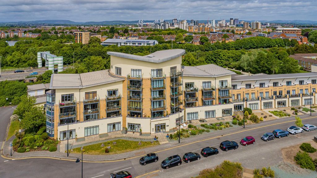 Property photo 1 of 22 Front