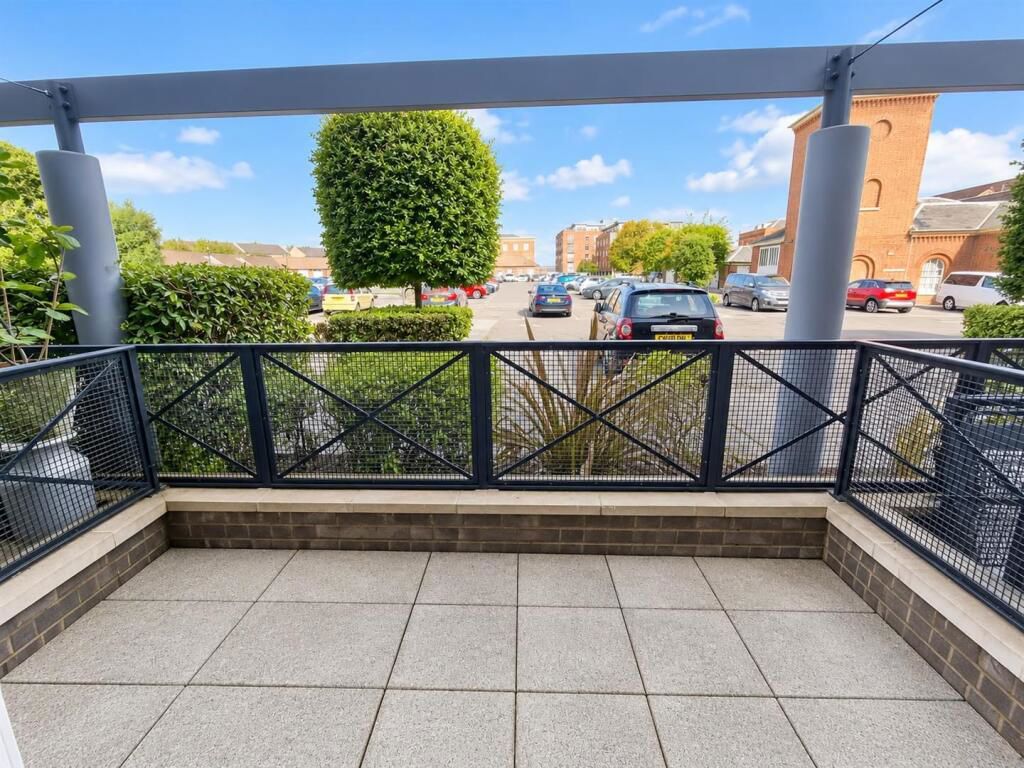 Property photo 2 of 11