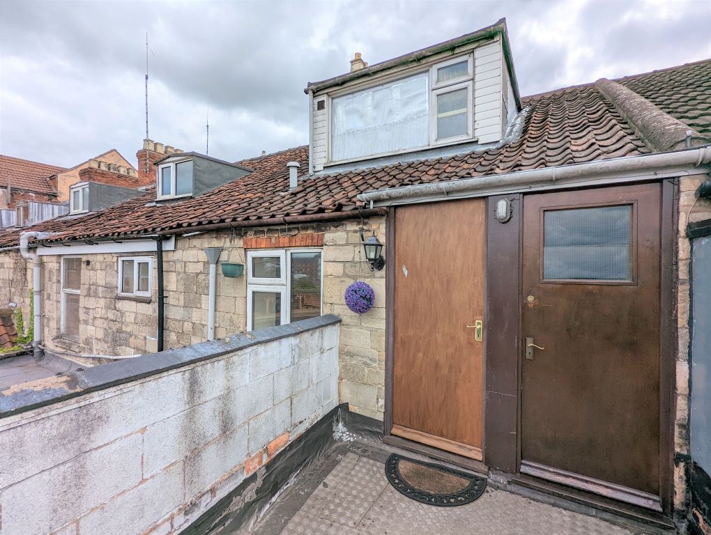 Property photo 1 of 5 Front