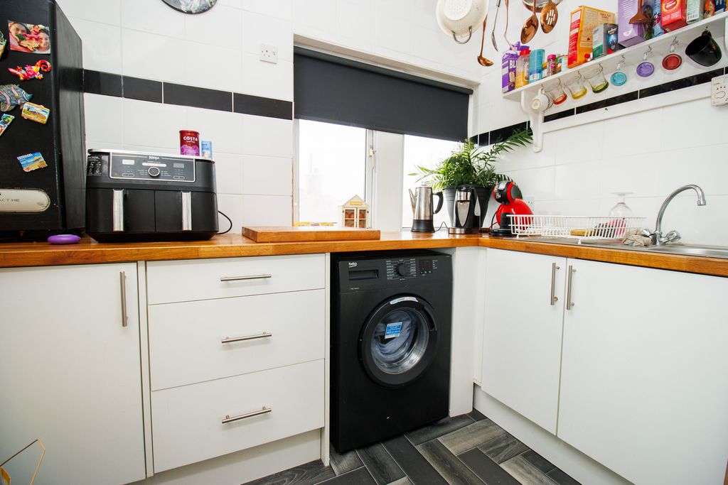 Additional image 5 of 1 bed flat for saleStation Avenue, Filey YO14