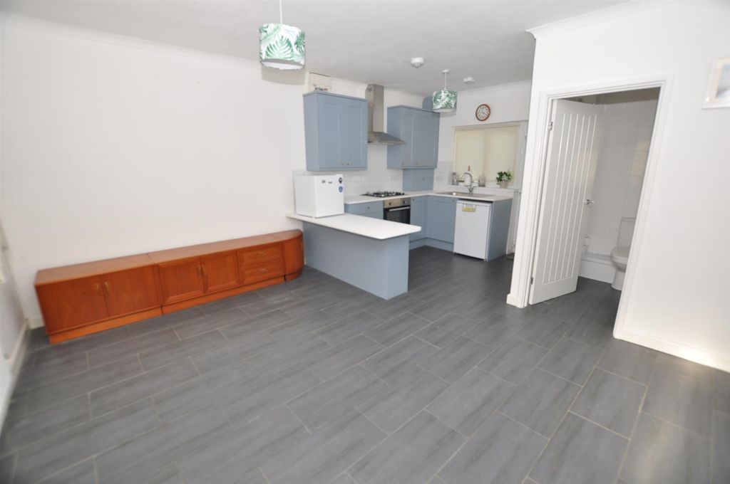 Property photo 3 of 12 Lounge/Kitchen/Dining