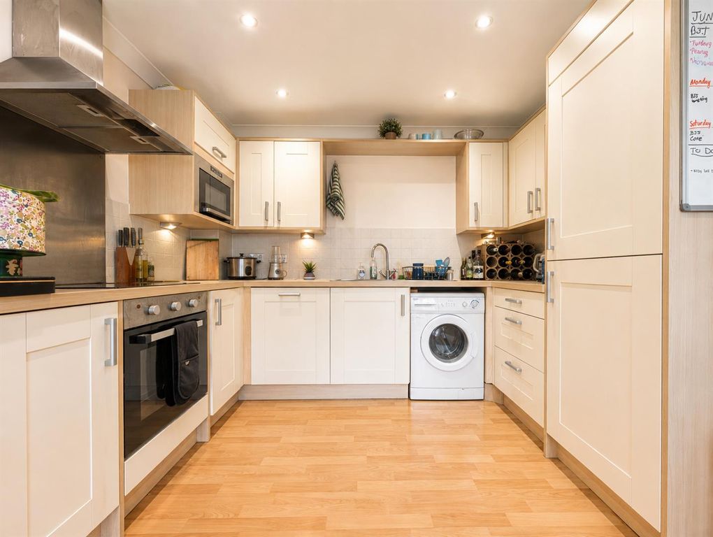 Property photo 3 of 7 3