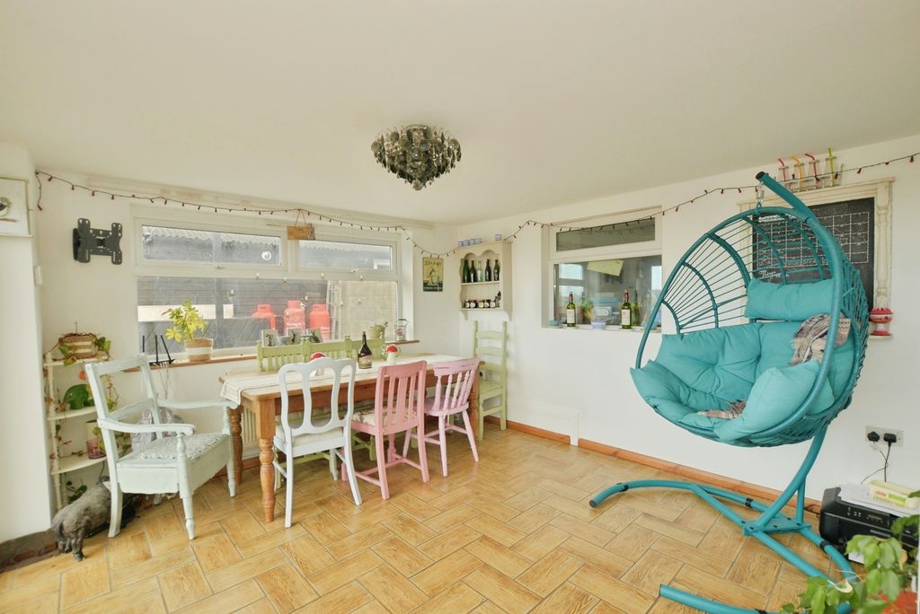 Property photo 3 of 18 Pbox-Img.Jpg