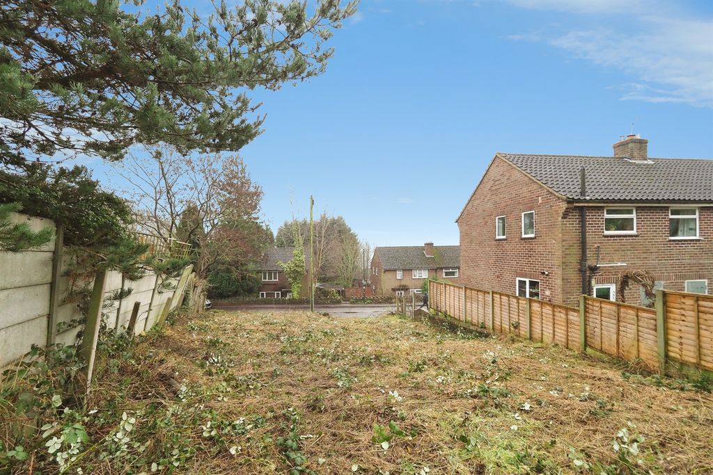 Property photo 3 of 9