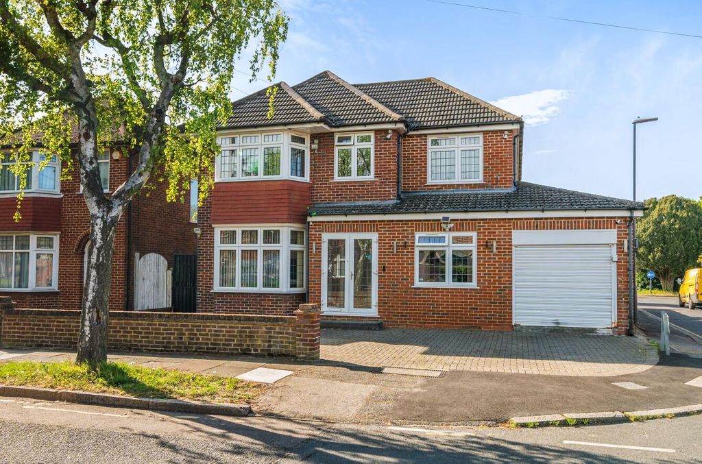 Property photo 1 of 19 Davidson Frost-Wellings, Dfw, Bromefield, Ha7, Fro